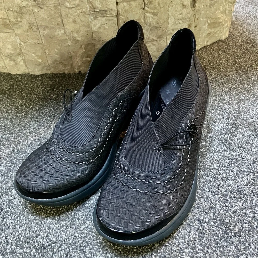 BZees Sz 10M 40 Woven Fabric Slip-On Wedge Shoes ENERGY Pewter Gray Women's